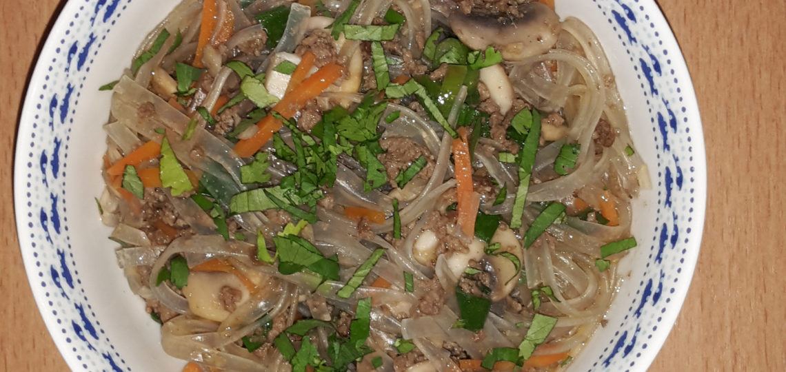 Hackfleisch-Glasnudelsalat